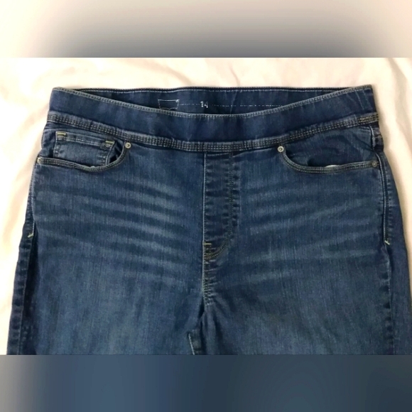 WOMENS LEVIS ELASTIC WAIST JEANS SIZE 14 - Picture 1 of 4